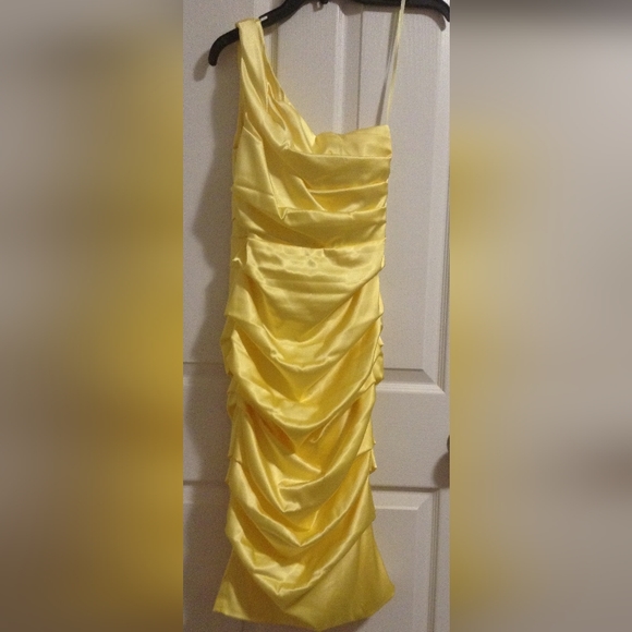 New Le Chateau One Shoulder Dress - Picture 1 of 1